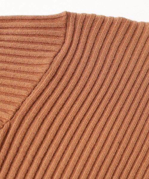 JF Ready Made（ジェイエフレディメイド）の「[Jf Ready Made/ジェイエフレディメイド] タートルネック バックスリットリブニット（ニット/セーター・レディース・ブラック/アイボリー/ブロンズ・F）」の22枚目の写真