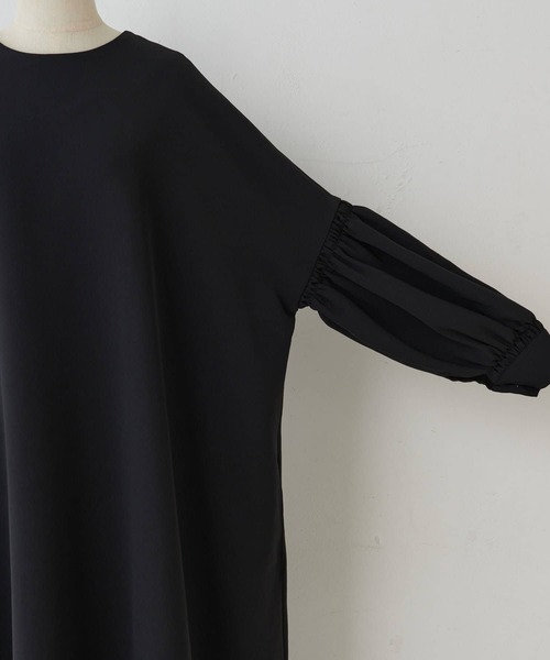 BEARDSLEY（ビアズリー）の「シャーリングワンピース（ワンピース・レディース・ブラック・FREE）」の4枚目の写真
