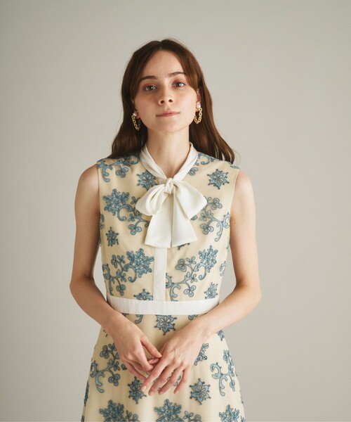 GRACE CONTINENTAL(グレースコンチネンタル)の「コードフラワー刺繍レースワンピース(ドレス・レディース・イエロー/ラベンダー・36/38)」の17枚目の写真