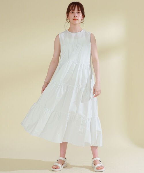 Ray BEAMS（レイビームス）の「GYMPHLEX / ノースリーブ ティアード ドレス（ワンピース・レディース・ネイビー/サックスブルー・14）」の3枚目の写真