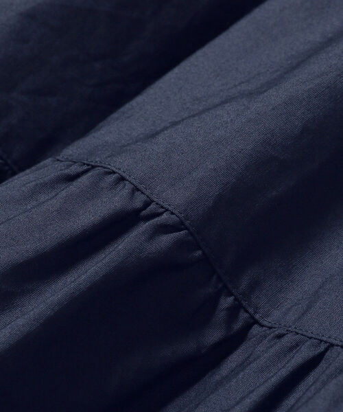 Ray BEAMS（レイビームス）の「GYMPHLEX / ノースリーブ ティアード ドレス（ワンピース・レディース・ネイビー/サックスブルー・14）」の19枚目の写真