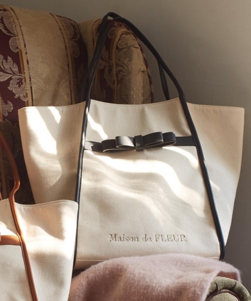 Maison de FLEUR（メゾンドフルール）の「フェイクレザーリボン