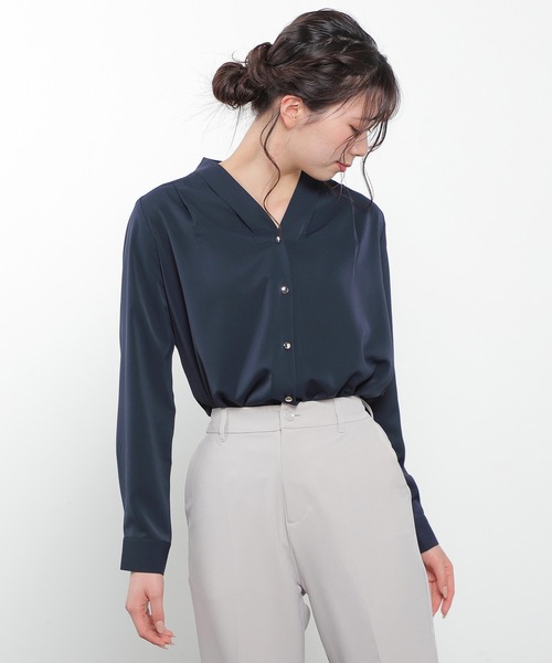 Honeys（ハニーズ）の「金釦使いブラウス（シャツ/ブラウス・レディース・ホワイト×ブラック/ホワイト/ネイビー/グレイッシュベージュ/ホワイト×ピンク・L/S/M/LL）」の5枚目の写真