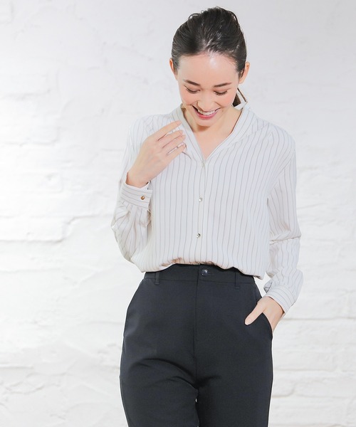 Honeys（ハニーズ）の「金釦使いブラウス（シャツ/ブラウス・レディース・ホワイト×ブラック/ホワイト/ネイビー/グレイッシュベージュ/ホワイト×ピンク・L/S/M/LL）」の3枚目の写真