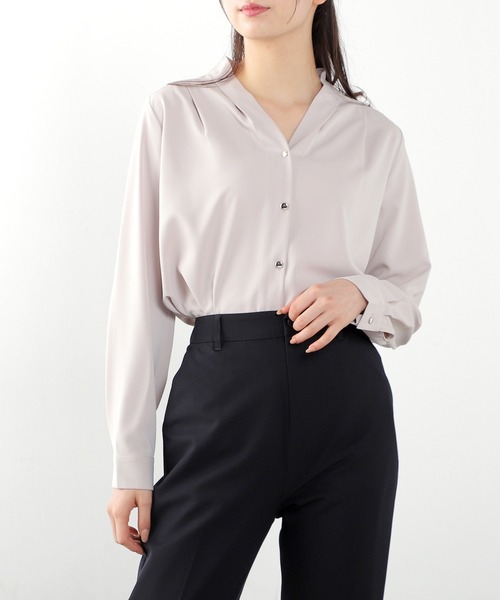 Honeys（ハニーズ）の「金釦使いブラウス（シャツ/ブラウス・レディース・ホワイト×ブラック/ホワイト/ネイビー/グレイッシュベージュ/ホワイト×ピンク・L/S/M/LL）」の4枚目の写真