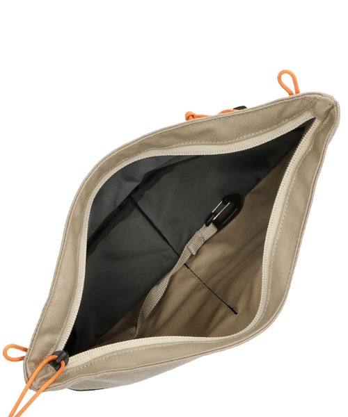 MYSTERY RANCH（ミステリーランチ）の「MYSTERY RANCH STREET MARKET ミステリーランチ ストリート マーケット ミニショルダーバッグ（ショルダーバッグ・メンズ・インディゴブルー/モスグリーン/ブラック/グリーン系カモフラージュ/ベージュ/レッド/トップグレー・FREE）」の12枚目の写真