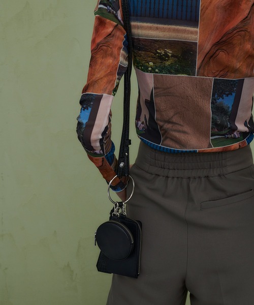 PUBLIC TOKYO(パブリックトウキョウ)の「フェイクレザーマルチショルダーケース/ミニバッグ(ボディバッグ/ウエストポーチ・レディース・ブラック/イエロー・FREE)」の5枚目の写真