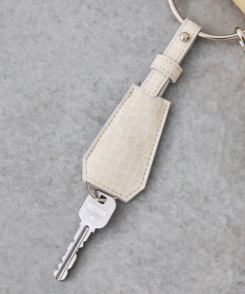 PUBLIC TOKYO(パブリックトウキョウ)の「フェイクレザーマルチショルダーケース/ミニバッグ(ボディバッグ/ウエストポーチ・レディース・ブラック/イエロー・FREE)」の8枚目の写真