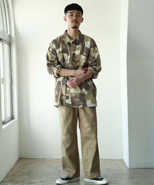 BEAMS（ビームス）の「BEAMS / カモフラージュ ユーティリティ イージフィット シャツ（シャツ/ブラウス・メンズ・ベージュ/オリーブ・SMALL/MEDIUM/LARGE/X-LARGE）」の3枚目の写真