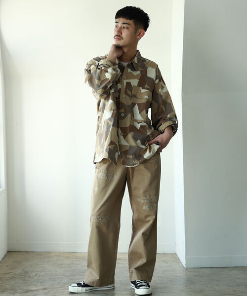 BEAMS（ビームス）の「BEAMS / カモフラージュ ユーティリティ イージフィット シャツ（シャツ/ブラウス・メンズ・ベージュ/オリーブ・SMALL/MEDIUM/LARGE/X-LARGE）」の4枚目の写真