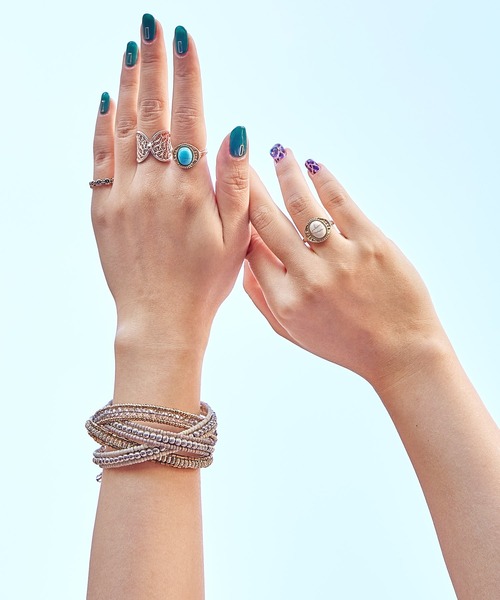 チャイハネ(チャイハネ)の「【チャイハネ】ビーズクロスバングル(バングル/リストバンド・レディース・ライトグレー/ブルー/ライトピンク・FREE)」の7枚目の写真