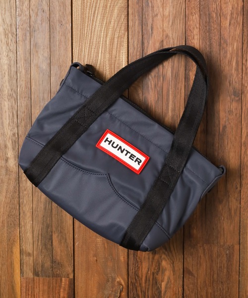 HUNTER(ハンター)の「【66】【HUNTER】NYLON TOPCLIP TOTE MINI(トートバッグ・レディース・ピンク/イエロー/ブラック/オリーブ/ネイビー/レッド/ピンク系その他/ホワイト系その他/ブラック系その他/マスタード/ピンク系その他2・FREE)」の6枚目の写真