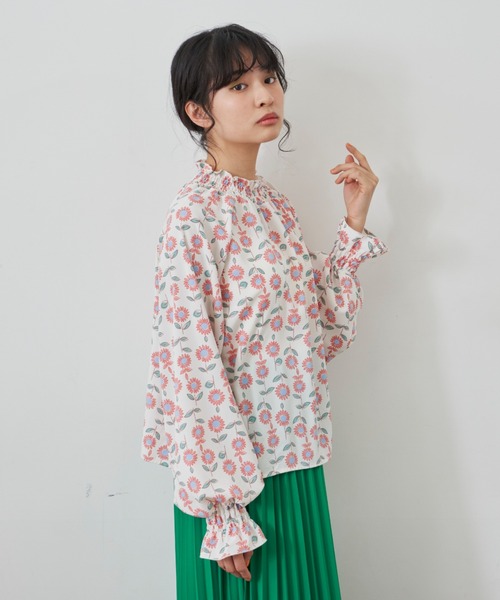 MERLOT（メルロー）の「フラワーギャザーブラウス（シャツ/ブラウス・レディース・ブラック/グリーン/ナチュラル・FREE）」の8枚目の写真