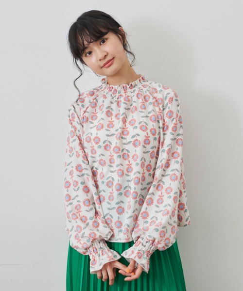 MERLOT（メルロー）の「フラワーギャザーブラウス（シャツ/ブラウス・レディース・ブラック/グリーン/ナチュラル・FREE）」の5枚目の写真