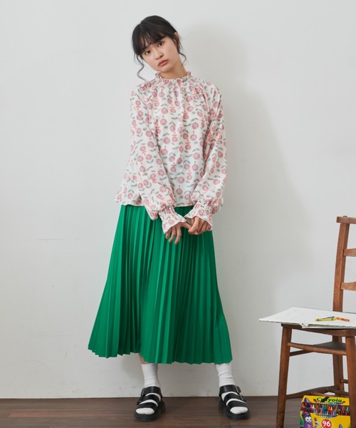 MERLOT（メルロー）の「フラワーギャザーブラウス（シャツ/ブラウス・レディース・ブラック/グリーン/ナチュラル・FREE）」の9枚目の写真