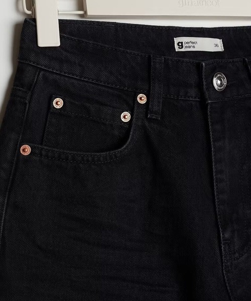 gina tricot(ジーナトリコ)の「90s high waist jeans destroy(デニムパンツ・レディース・ブラック・38/36/34/32)」の5枚目の写真