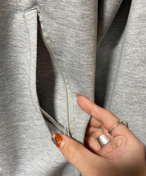 FranCisT_MOR.K.S.（フランシストモークス）の「FranCisT_MOR.K.S./フランシストモークス/DubDope 3D Emb. HOODIE JACKET/ライン刺繍フーディー（パーカー・メンズ・ブラック/グレー・2/4/3）」の6枚目の写真