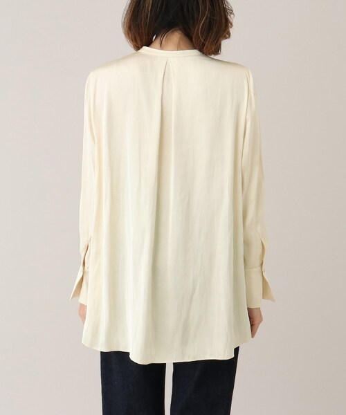 UNTITLED（アンタイトル）の「◆セーヌサテンブラウス【洗える】（シャツ/ブラウス・レディース・ネイビー/アイボリー・48/00/02/04/44）」の6枚目の写真