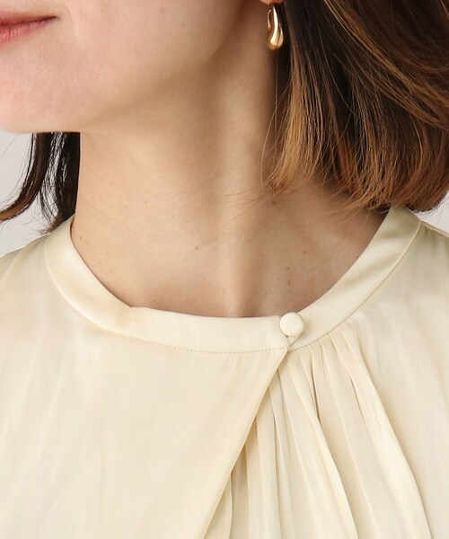 UNTITLED（アンタイトル）の「◆セーヌサテンブラウス【洗える】（シャツ/ブラウス・レディース・ネイビー/アイボリー・48/00/02/04/44）」の7枚目の写真