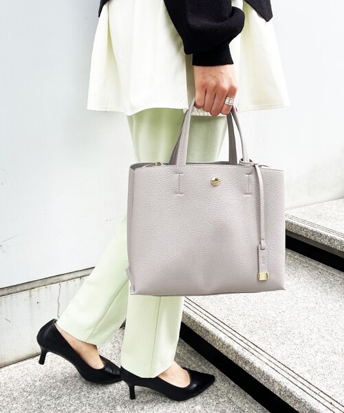 OPAQUE.CLIP（オペークドットクリップ）の「◆ミドルサイズトートバッグ【2WAY】（トートバッグ・レディース・ブラック/ベージュ/グレー/サックスブルー/シルバー/ベージュ系1/グレー系1/ブラック系1/シルバー系1・00）」の5枚目の写真