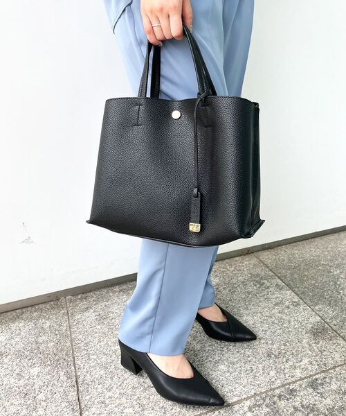 OPAQUE.CLIP（オペークドットクリップ）の「◆ミドルサイズトートバッグ【2WAY】（トートバッグ・レディース・ブラック/ベージュ/グレー/サックスブルー/シルバー/ベージュ系1/グレー系1/ブラック系1/シルバー系1・00）」の2枚目の写真