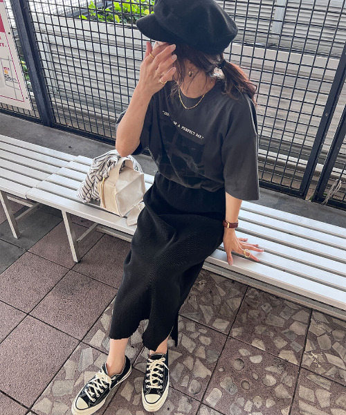 ISOOK(アイスー)の「フォトプリントグラフィックTシャツ(chiica select) / プリントT モノトーン モノクロ フォトデザイン(Tシャツ/カットソー・レディース・ホワイト/チャコールグレー・FREE)」の3枚目の写真