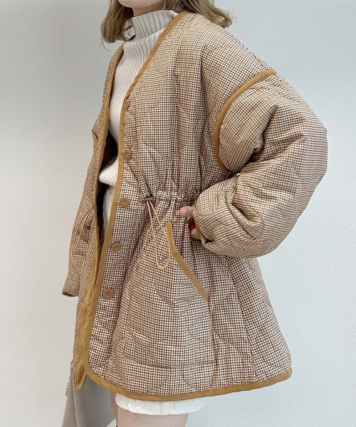 w closet（ダブルクローゼット）の「ひょうたんキルティングジャケット（ミリタリージャケット・レディース・ブラック/ライトカーキ/ベージュ系その他/アイボリー・FREE）」の4枚目の写真