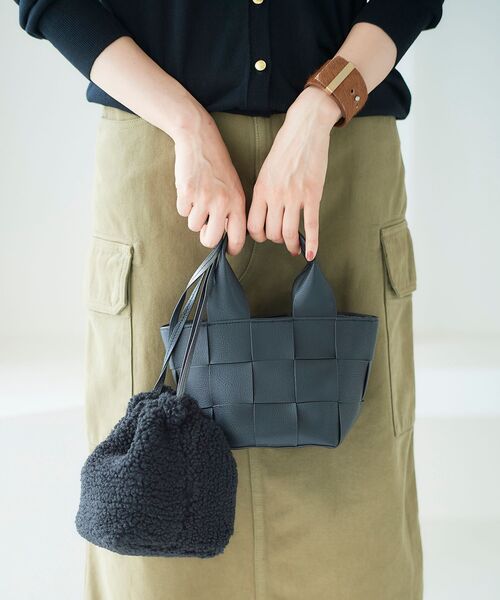 le.coeur blanc（ルクールブラン）の「メッシュ×ボア2WAYトート（トートバッグ・レディース・グレイッシュベージュ/ブラック・FREE）」の8枚目の写真