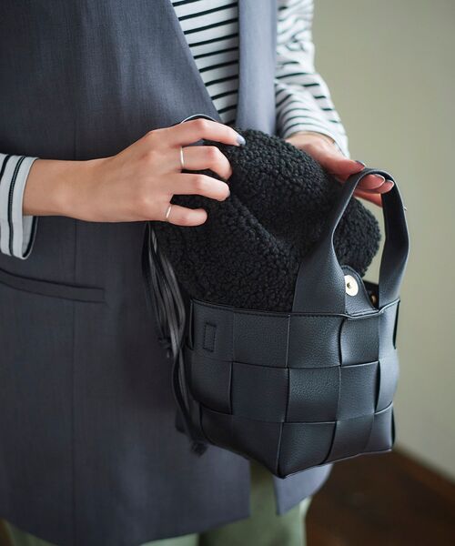 le.coeur blanc（ルクールブラン）の「メッシュ×ボア2WAYトート（トートバッグ・レディース・グレイッシュベージュ/ブラック・FREE）」の14枚目の写真