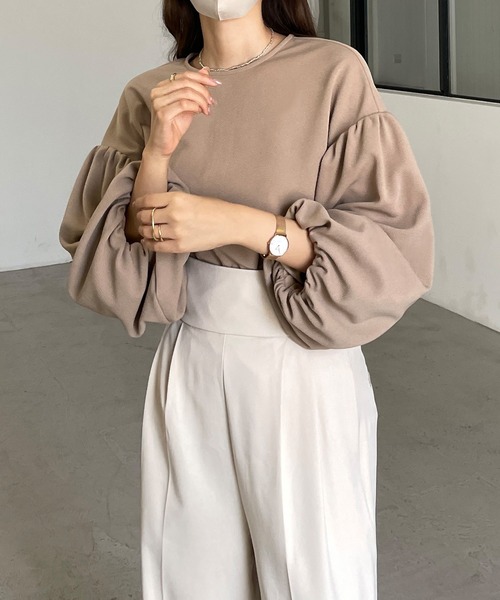 Louere（ルエレ）の「バルーン袖エンボス加工トップス（Tシャツ/カットソー・レディース・ベージュ/ブラック/ホワイト・LARGE/MEDIUM/SMALL）」の4枚目の写真