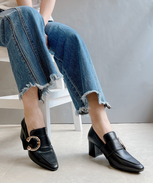 Noubel Voug Relax（ヌーベルヴォーグリラックス）の「チャンキーヒールベルトデザインパンプス（パンプス・レディース・ベージュ系その他/ブラック・L/S/M/LL）」の2枚目の写真