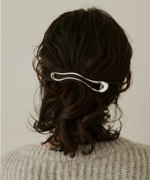 Aunt Marie's（アントマリーズ）の「ニュアンスオーバルヘアクリップ（バレッタ/ヘアクリップ・レディース・シルバー/ゴールド・FREE）」の4枚目の写真