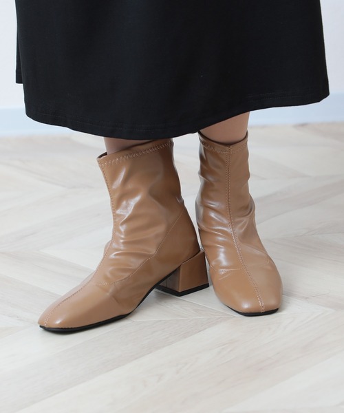 SETUP7（セットアップセブン）の「【SETUP7】スクエアトゥフェイクレザーチャンキーヒールショートブーツ SCCH209 ※（ブーツ・レディース・グリーン/オレンジ/ベージュ/ブラック/アイボリー・35/37/39/40）」の17枚目の写真