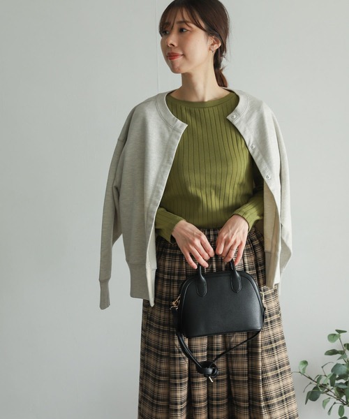 URBAN RESEARCH DOORS（アーバンリサーチドアーズ）の「『WEB/一部店舗限定サイズ』針抜き長袖カットソー（Tシャツ/カットソー・レディース・ブラック/ブルー/ホワイト系その他/グリーン系その他・MEDIUM/LARGE）」の19枚目の写真