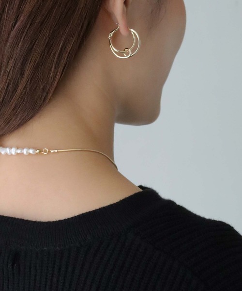 cheriella(シェリエラ)の「【cheriella】ストリングノットデザインフープピアス(ピアス(両耳用)・レディース・シルバー/ゴールド・FREE)」の9枚目の写真