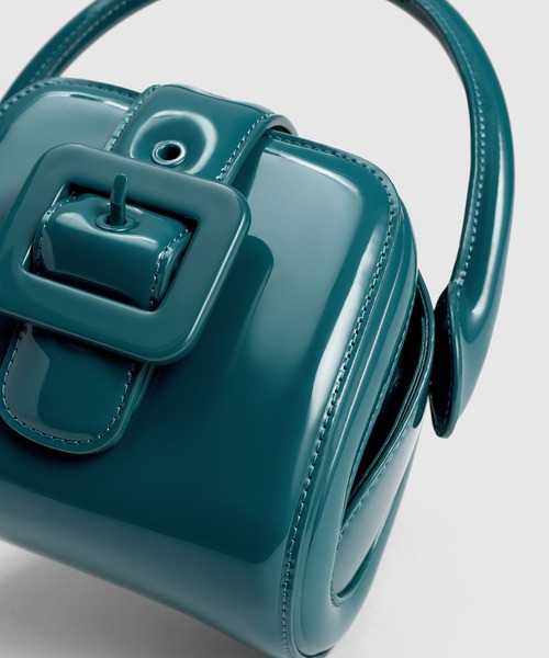 CHARLES & KEITH Lula ルラ パテントベルトバッグ　新品未使用 ☆CHARLES&KEITH☆Lula ルラ パテントベルトバッグ/送料込
