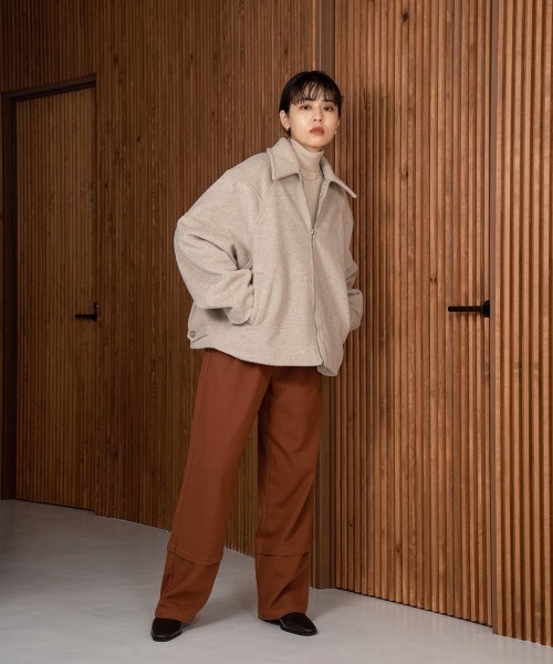 Amiur（エミレ）の「soutien collar zipper short outer（ブルゾン・レディース・ベージュ・FREE）」の5枚目の写真