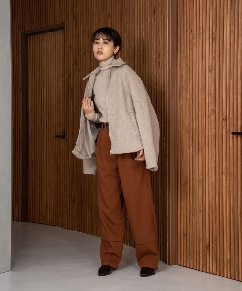 Amiur（エミレ）の「soutien collar zipper short outer（ブルゾン・レディース・ベージュ・FREE）」の6枚目の写真