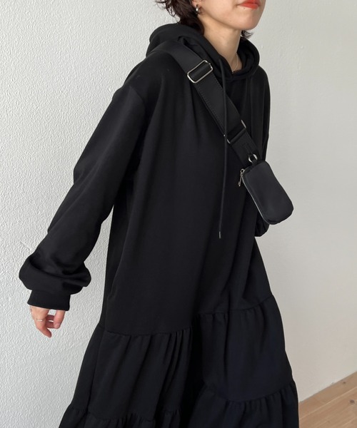 wee9s(ウィークス)の「daily sweat hoodie one piece / デイリースウェットフーディーワンピース(ワンピース・レディース・グレー/ブラック・FREE)」の7枚目の写真