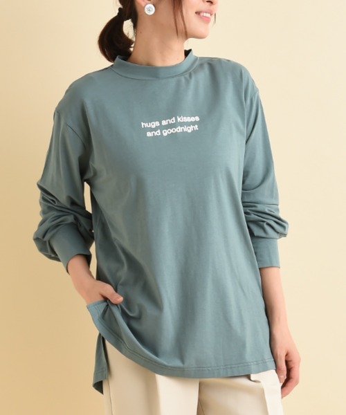 INTERPLANET(インタープラネット)の「フロッキーロゴHネックTシャツ(Tシャツ/カットソー・レディース・オフホワイト/ブラック/ベージュ/グレイッシュブルー・FREE)」の4枚目の写真