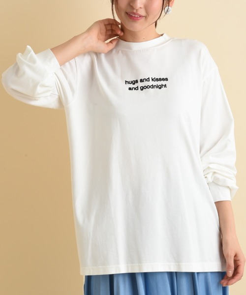 INTERPLANET(インタープラネット)の「フロッキーロゴHネックTシャツ(Tシャツ/カットソー・レディース・オフホワイト/ブラック/ベージュ/グレイッシュブルー・FREE)」の5枚目の写真