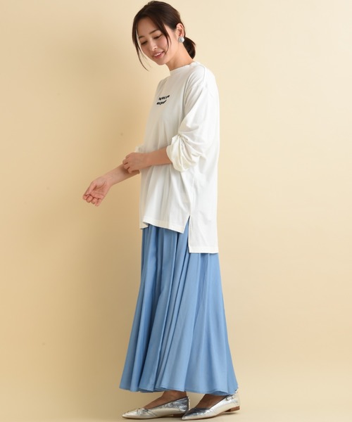 INTERPLANET(インタープラネット)の「フロッキーロゴHネックTシャツ(Tシャツ/カットソー・レディース・オフホワイト/ブラック/ベージュ/グレイッシュブルー・FREE)」の12枚目の写真