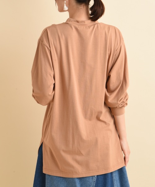 INTERPLANET(インタープラネット)の「フロッキーロゴHネックTシャツ(Tシャツ/カットソー・レディース・オフホワイト/ブラック/ベージュ/グレイッシュブルー・FREE)」の18枚目の写真