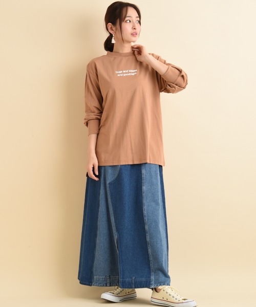 INTERPLANET(インタープラネット)の「フロッキーロゴHネックTシャツ(Tシャツ/カットソー・レディース・オフホワイト/ブラック/ベージュ/グレイッシュブルー・FREE)」の19枚目の写真