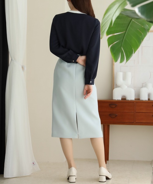 TRUDEA（トルディア）の「バイカラーヘンリーネックブラウス（シャツ/ブラウス・レディース・ブルーグリーン/ベージュ/ホワイト/ネイビー・LARGE/MEDIUM/SMALL）」の12枚目の写真