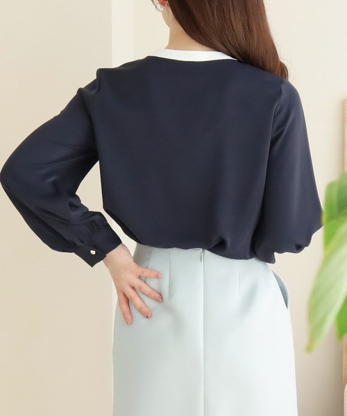 TRUDEA（トルディア）の「バイカラーヘンリーネックブラウス（シャツ/ブラウス・レディース・ブルーグリーン/ベージュ/ホワイト/ネイビー・LARGE/MEDIUM/SMALL）」の15枚目の写真