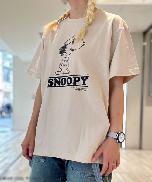 SNOOPY×OLD BETTY'S（スヌーピーカケルオールドベティーズ）の「スヌーピー【SNOOPY】Print T-shirts (ADULT size)（Tシャツ/カットソー・レディース・アイボリー系/アイボリー系1/アイボリー系2/アイボリー系4/ブラック系2/ブラック系4/ブラック系1/ブラック系3/ブラック系/アイボリー系3/アイボリー系6/ブラック系5/ブラック系6/アイボリー系5/ベージュ系1/ベージュ系3/ベージュ系/ベージュ系2・M/L）」の10枚目の写真