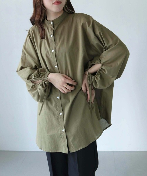 HER CLOSET（ハークローゼット）の「【shemoshelly】ドロストスリーブビッグシルエットシャツ（シャツ/ブラウス・レディース・カーキ/ブルー/ブラック/オフホワイト・M）」の16枚目の写真