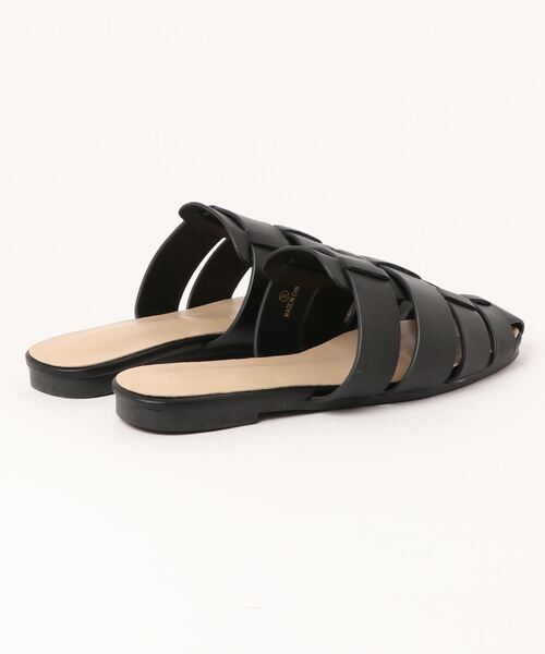 グルカスクエアフラットサンダル