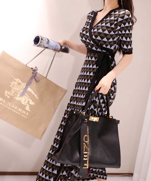 LUGG NAGG(ラグナグ)の「レトロ柄カシュクール美スタイルワンピース(ワンピース・レディース・ブラック系その他/ブラック×カーキ/ベージュ系その他・S/M/L)」の16枚目の写真